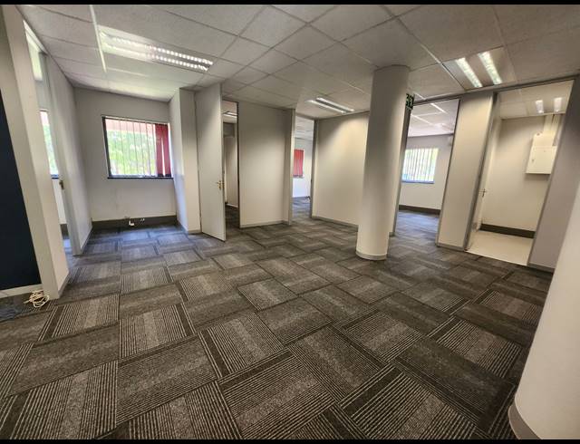 385.60M² OFFICE TO LET IN RANDJESPARK